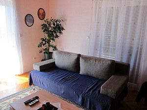 The second floor apartment (Apartment 2) is for up to seven persons.